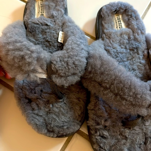 Gray fireside slippers by Dearfoam sz 9 - Picture 2 of 3